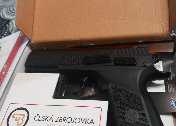 Grajewo ogłoszenia: Sprzedam nowa wiatrówkę CZ 75 P 250 zl