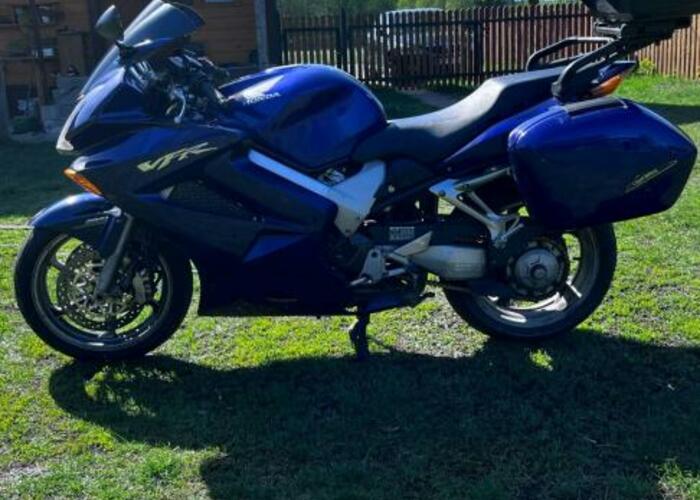 Grajewo ogłoszenia: Sprzedam turystyczny motocykl Honda VFR800 vtec rok produkcji 2004...