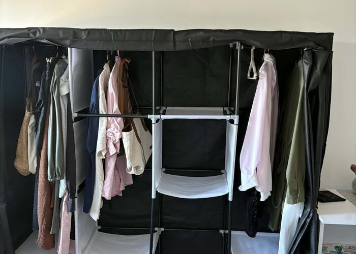 Grajewo ogłoszenia: Sprzedam szafę materiałową zapinana na zamek, czarna, boczne...