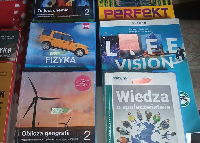 Grajewo ogłoszenia: Sprzedam książki do II klasy średniej jak nie odbiorę proszę sms